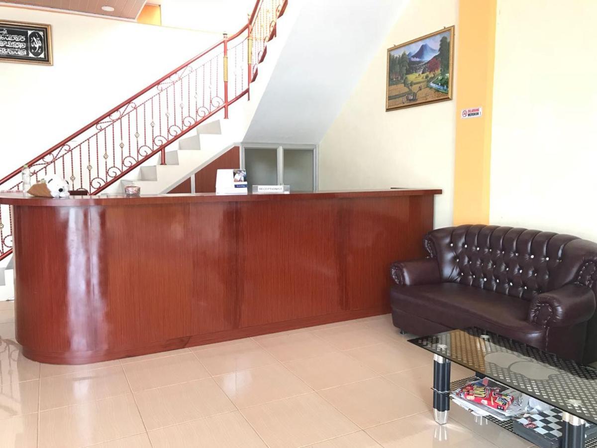 Penginapan Intan Bandara Padang  Exteriör bild