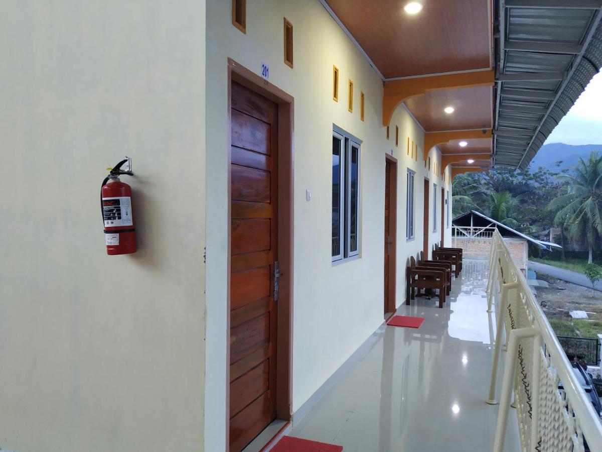 Penginapan Intan Bandara Padang  Exteriör bild