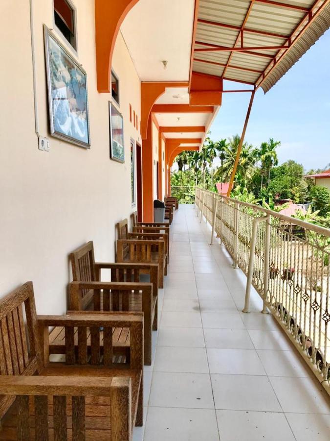 Penginapan Intan Bandara Padang  Exteriör bild