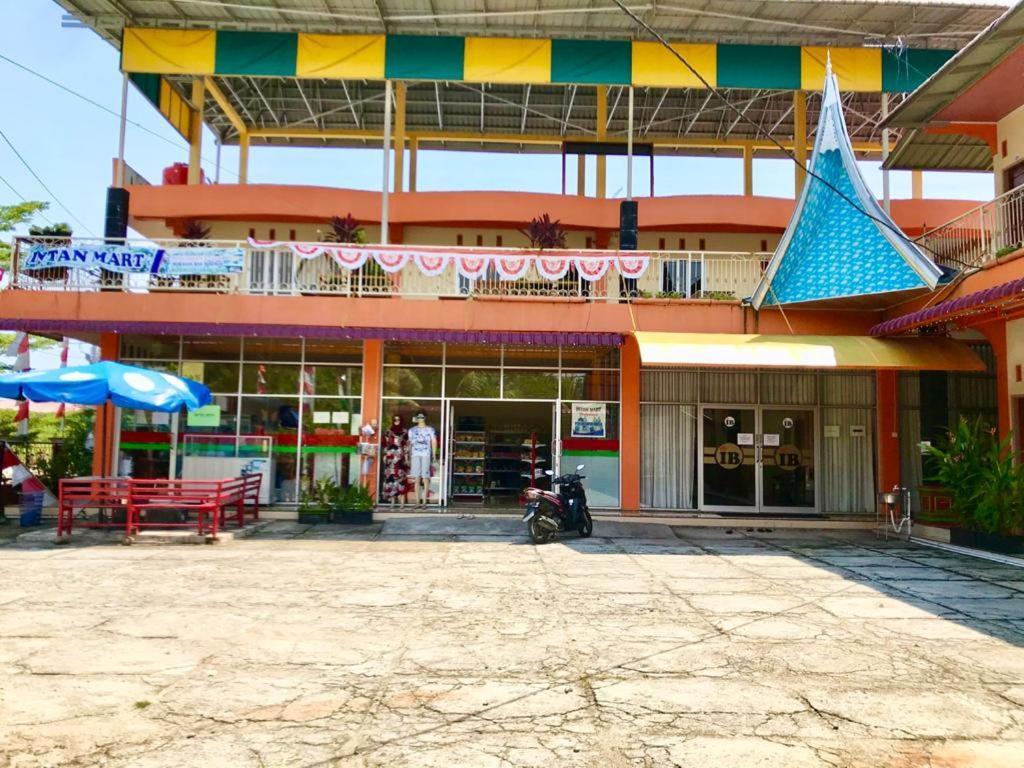 Penginapan Intan Bandara Padang  Exteriör bild