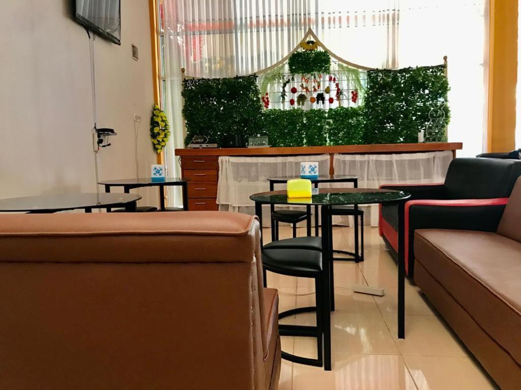 Penginapan Intan Bandara Padang  Exteriör bild