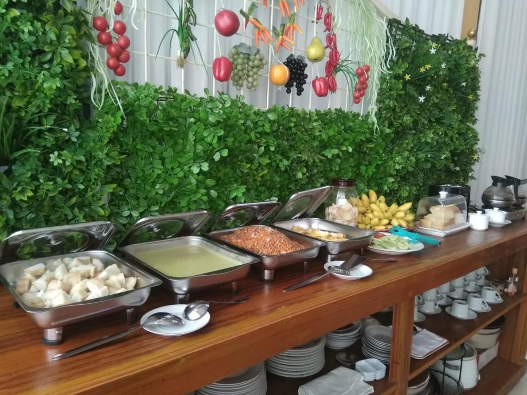 Penginapan Intan Bandara Padang  Exteriör bild