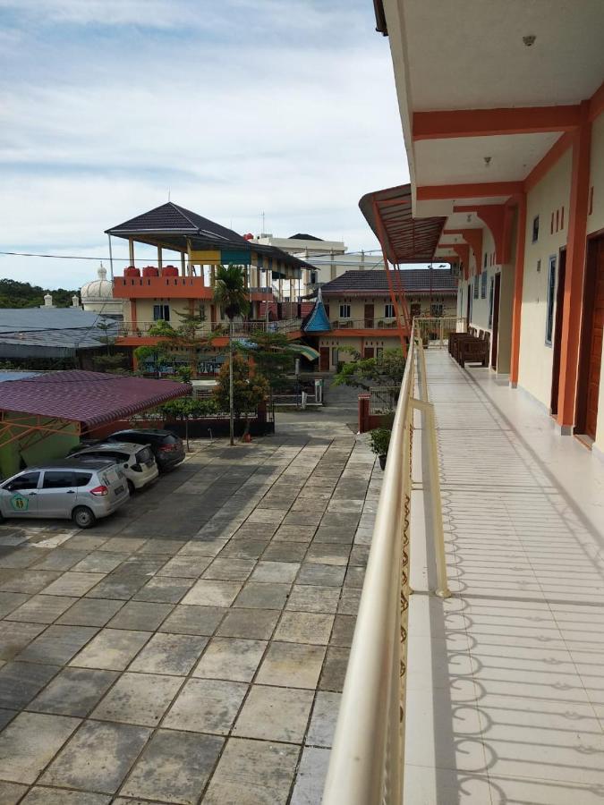 Penginapan Intan Bandara Padang  Exteriör bild