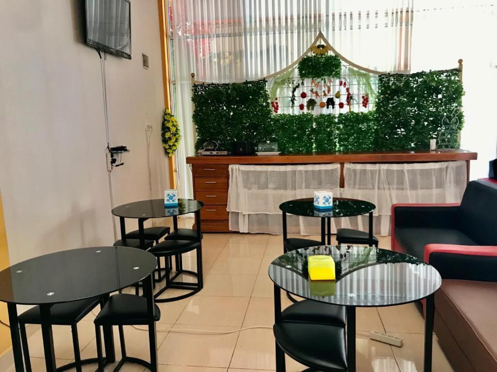 Penginapan Intan Bandara Padang  Exteriör bild